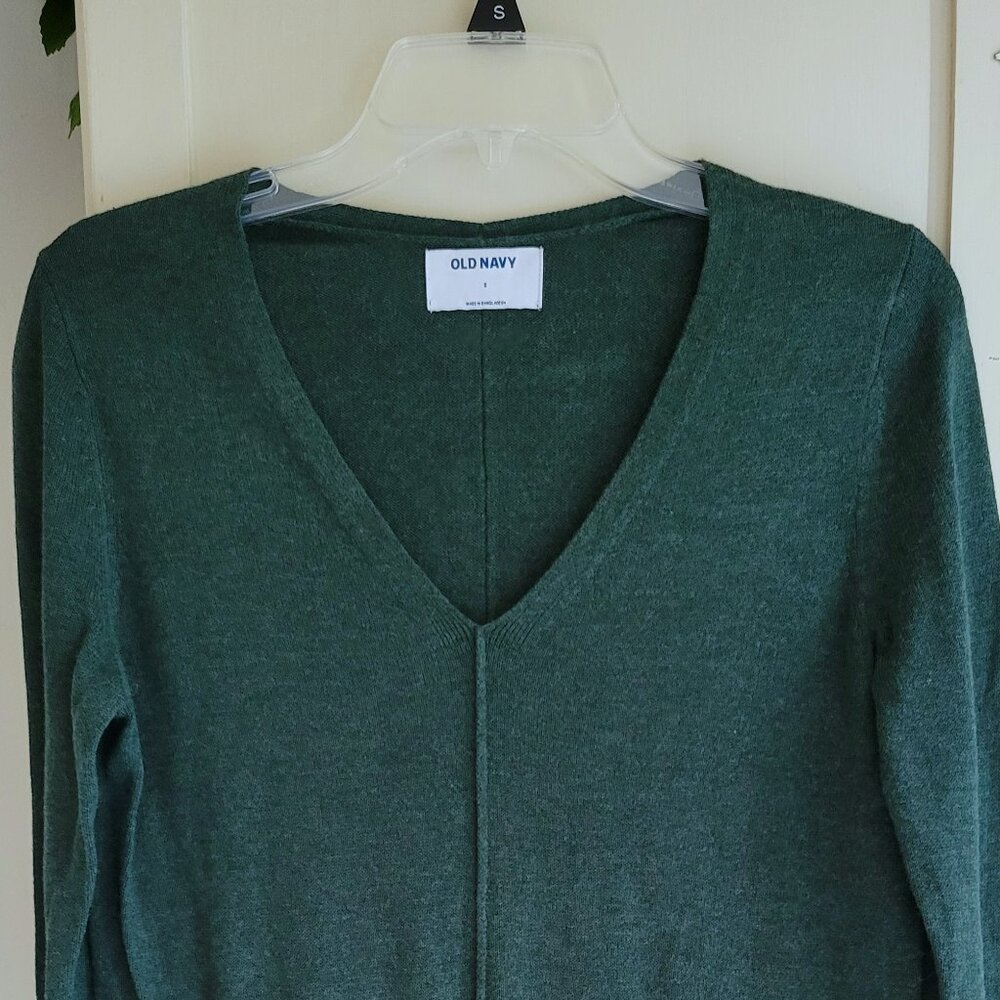 Women V-neck sweater